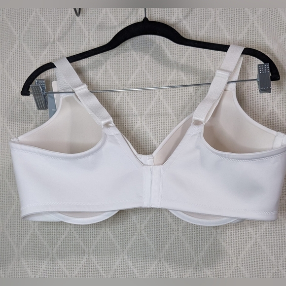 Vanity‎ Fair 42D White Full Coverage Nearly Invisible 3-Way Convertible Bra - Picture 2 of 6
